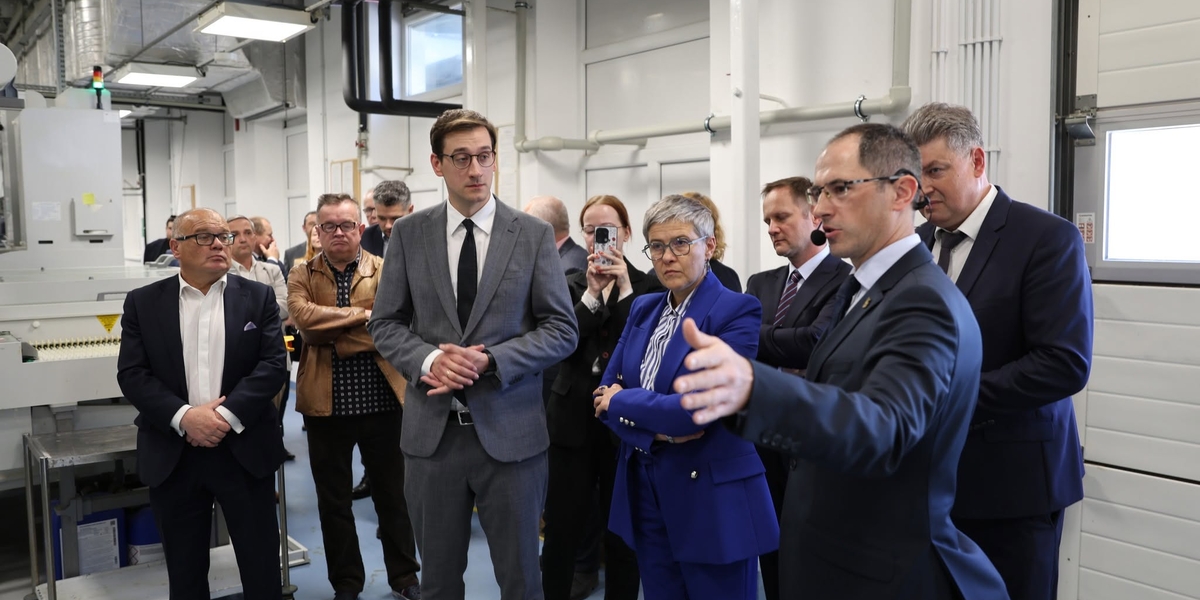 Łukasiewicz – ITR uruchomił nowoczesne Laboratorium Obwodów Drukowanych i Montażu Elektroniki